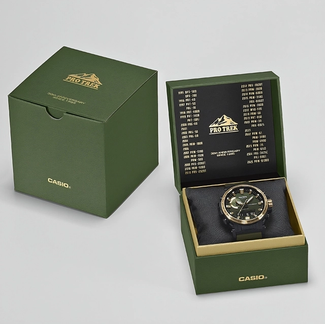 이재명 대통령이 고교 시절부터 드러머로 활동해온 다카이치 사나에 일본 총리에게 14일 선물한 드럼. 아래 사진은 다카이치 총리가 등산이 취미인 이 대통령에게 선물한 카시오 손목시계.  청와대 제공