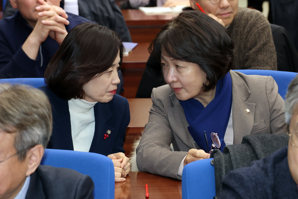 여당 강경파 “검찰개혁 정부안 전체 다 문제”… 이미 수정논의 착수