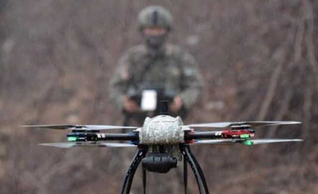 드론작전사령부에서 드론을 운용하는 모습. 국방부 제공