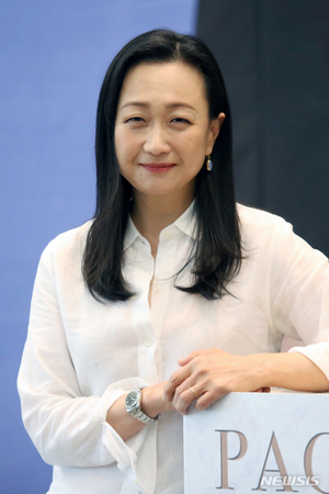 영어책 제목에 한국어 ‘HAGWON’… “한국의 교육열 그려”