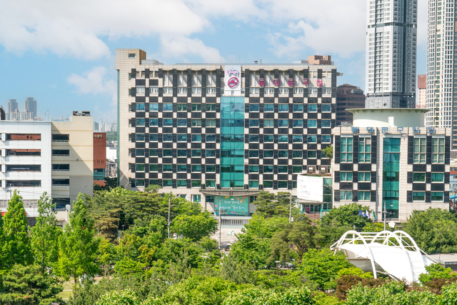 동대문구청사 전경. 동대문구청 제공