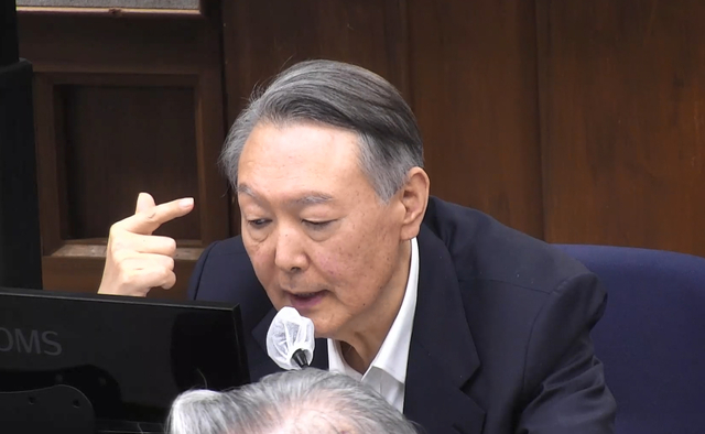 12·3 비상계엄 관련 내란 우두머리 혐의로 기소된 윤석열 전 대통령이 지난 13일 서울 서초구 서울중앙지방법원 417호 형사대법정에서 열린 내란 우두머리 혐의 결심공판에서 최후진술하고 있다. 서울중앙지법