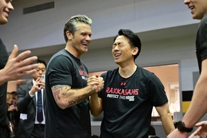 美·日국방장관, 운동복 입고 ‘체력 승부’…아침운동으로 친밀감 연출