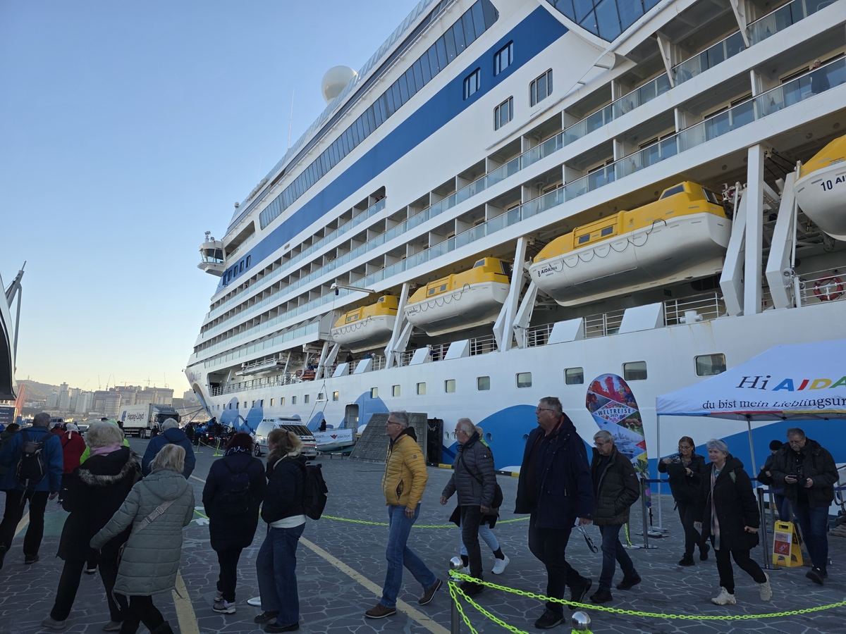 중국발 크루즈 급증에 부산항 인력 비상…“선석 배정도 어려워”