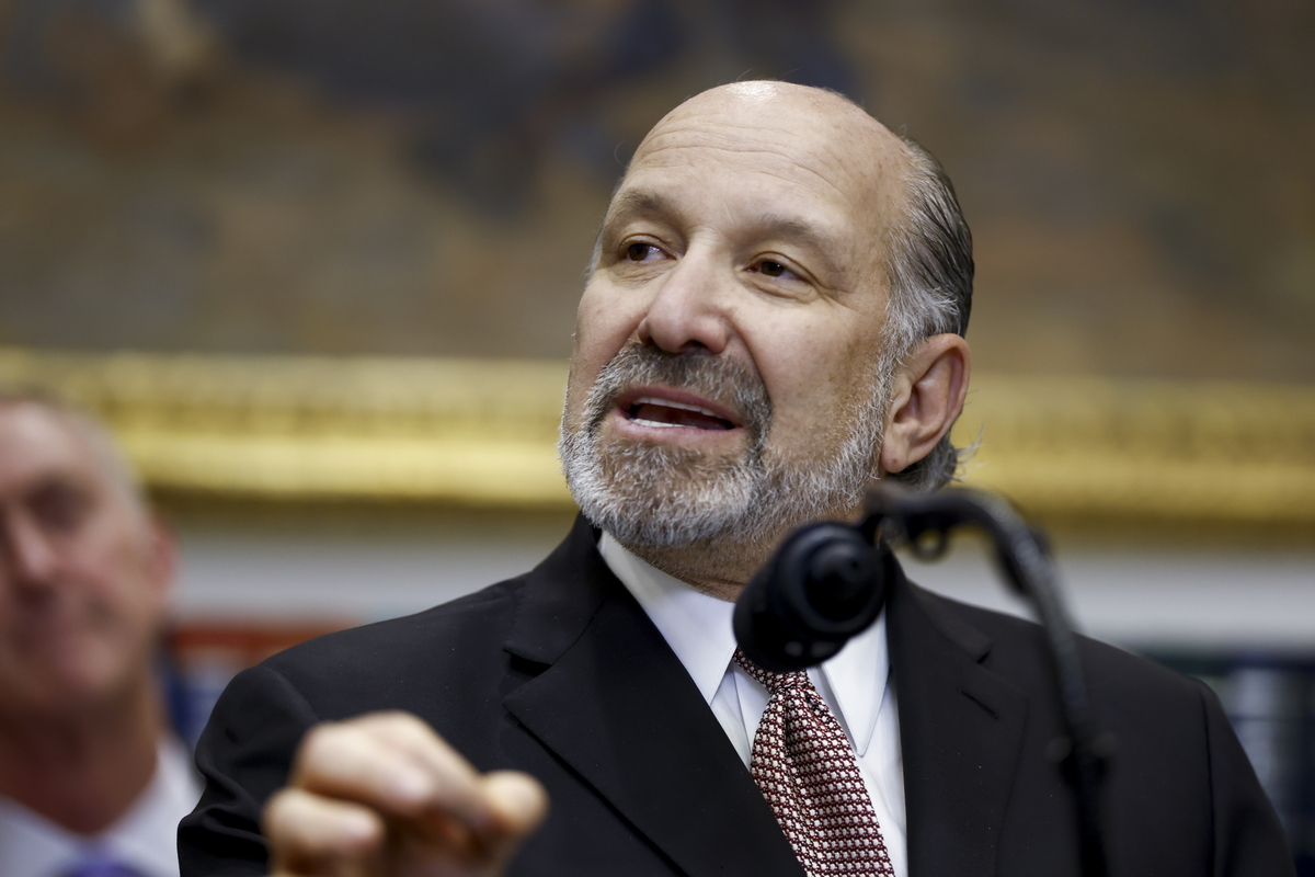 美 재무 “미국에 투자 안하면 반도체 관세 100%”