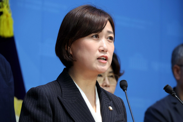 백승아 민주당 원내대변인. 뉴시스