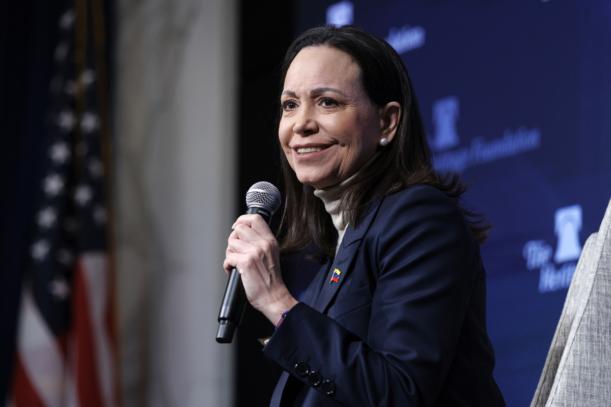 노벨상 효과? 트럼프 지원에 베네수 야권 지도자 “적절한 때 정부 인수”