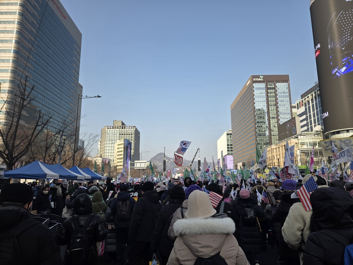 尹 사형 구형 후 첫 주말…둘로 쪼개진 서울 도심
