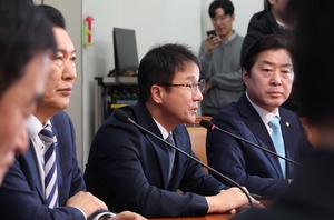 ‘이혜훈 없는 청문회’ 무책임 정치…오전 내내 고성만 오갔다