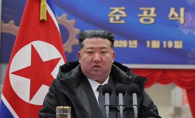 김정은 북한 국무위원장이 북한의 룡성기계연합기업소 1단계 개건현대화대상 준공식에 참석했다. 연합뉴스