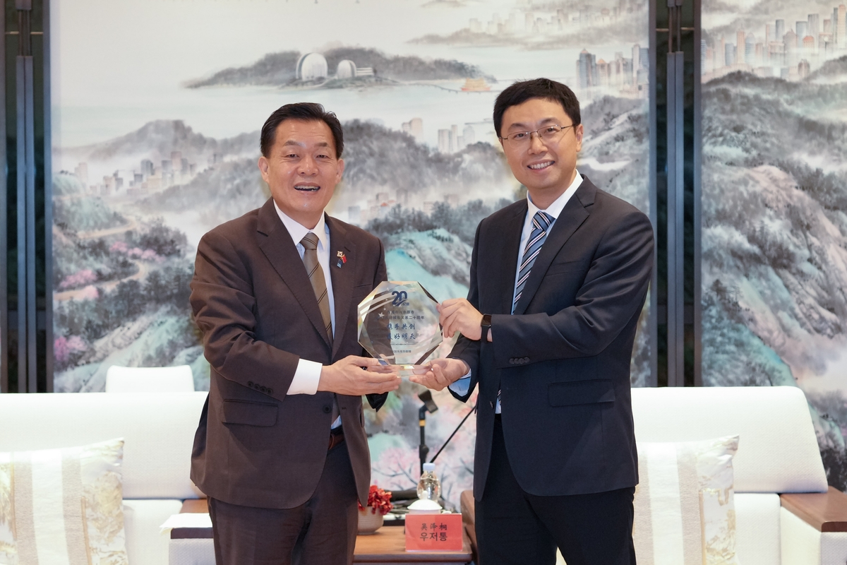 이재준 수원시장, '20년 지기' 中 주하이 방문 "기업 교류·협력 확대... - 뉴스 썸네일 이미지