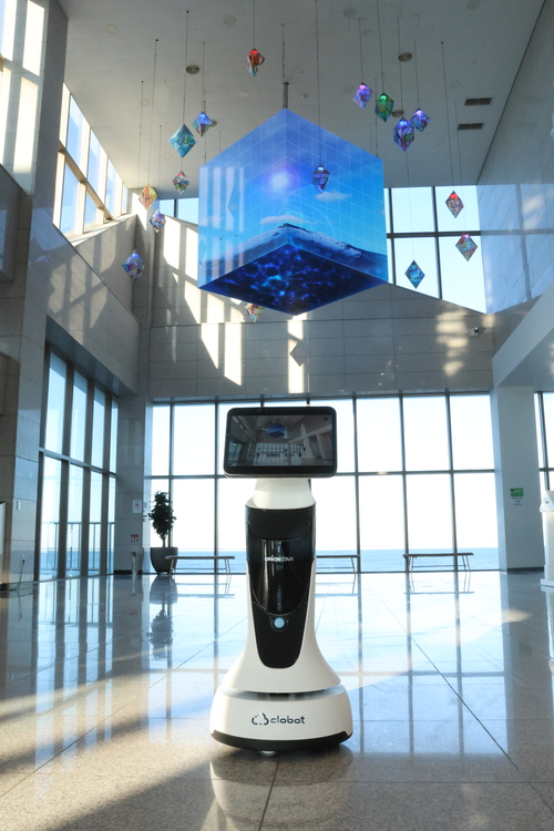 국립등대박물관의 전시 해설 및 박물관 안내 로봇인 ‘등대봇’. 국립등대박물관 제공