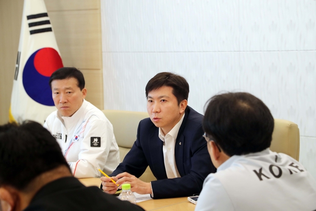 유승민 대한체육회장이 22일 충북 진천국가대표선수촌에서 현장 점검을 진행했다. 대한체육회 제공
