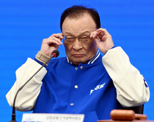 [속보]이해찬, 베트남 출장 중 한때 심정지…응급실 긴급 이송