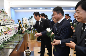 모든 일정 취소한 김민석… 이해찬 장례 ‘대표 상주’ 집중