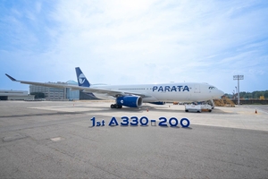 비행 중 기내 화장실 가던 승객 ‘갑자기’…간호사 출신 승무원이 제일 먼저 취한 행동은?