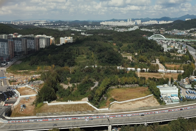 고양특례시가 정부가 국방대학교 종전부동산 도시개발사업 관련, ‘1·29 부동산 공급대책’을 통해 약 2570호의 주택용지를 우선 조성·공급하는 방식으로 추진하겠다고 발표한 데 대해 5일 깊은 유감을 표명했다. 고양시 제공