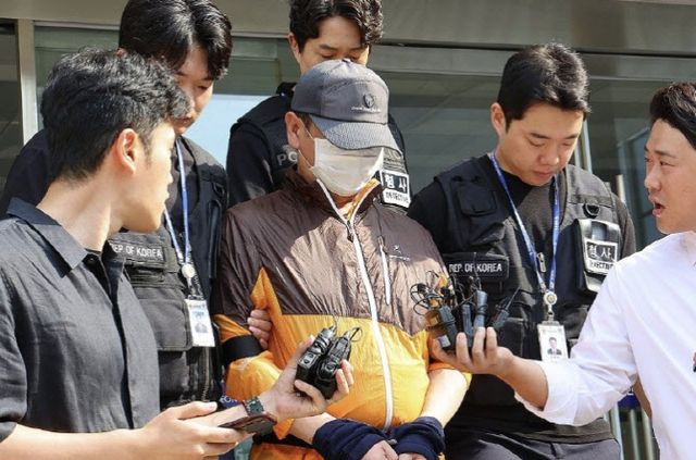 [속보]인천 송도서 생일상 차려준 아들 사제총기로 살해한 60대 무기징역