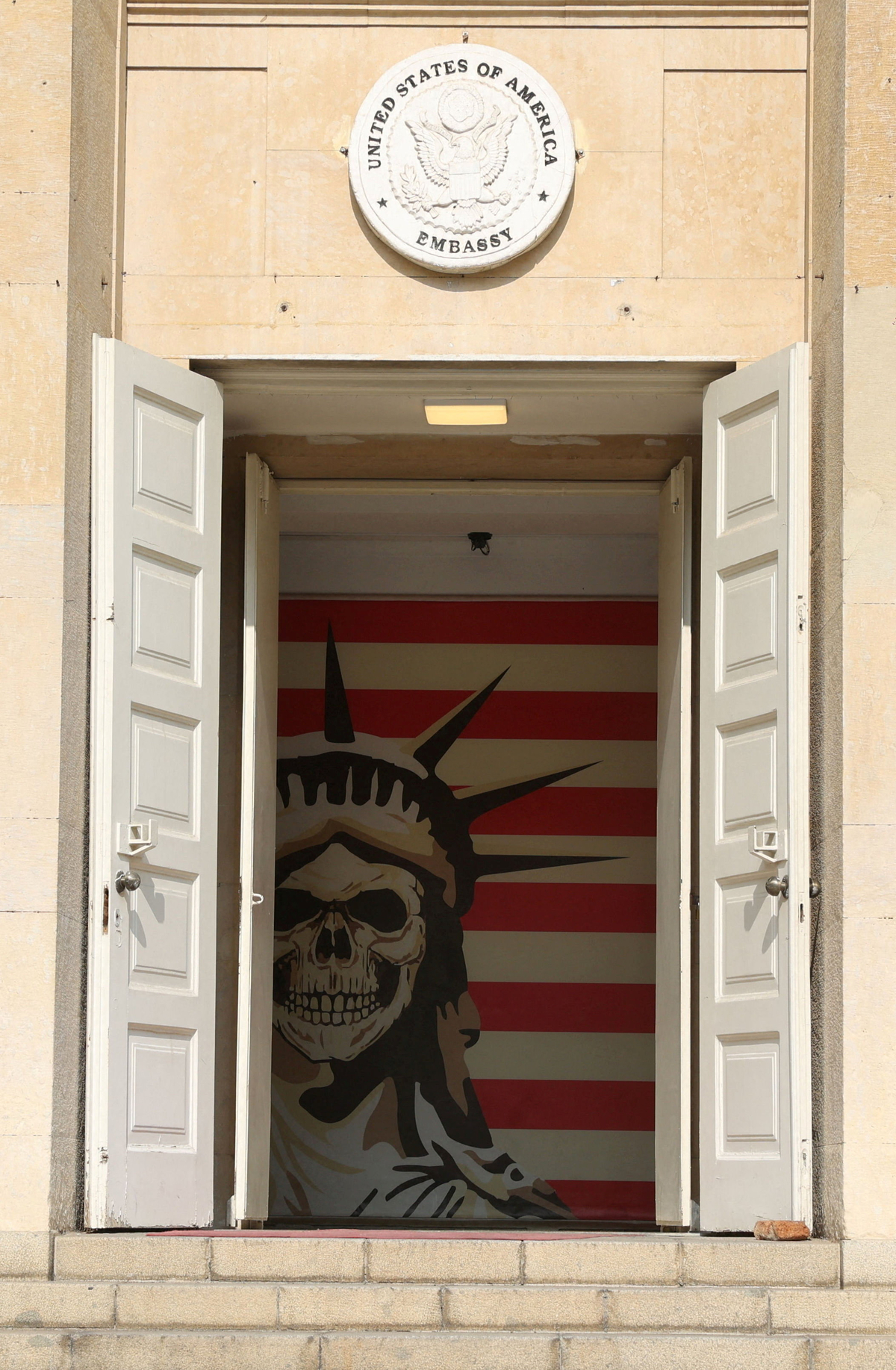 이란 관련 군사 긴장 보도 이미지