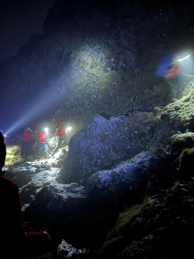 조난자 구조 당시 모습. 와즈데일 산악구조대 페이스북 캡쳐.