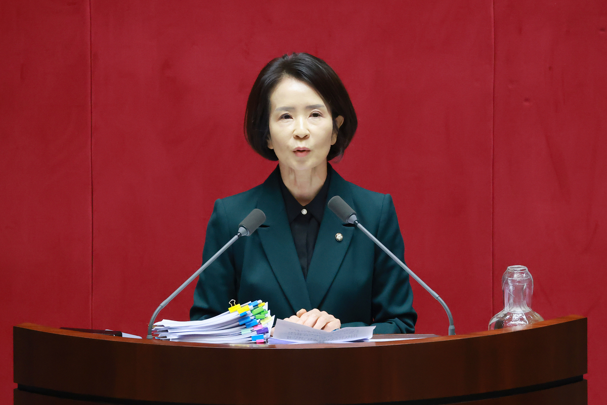 [속보] “국민에겐 매각 강요, 대통령 참모는 부동산 사수” … 국민의힘 “내로남불” 강력 비판