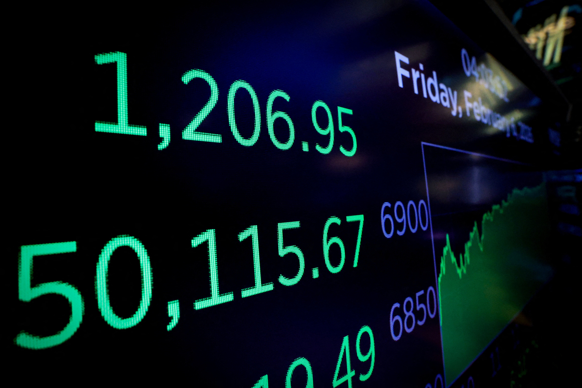 ‘토 나오겠네’ … 한국 ‘검은 금요일’ 직후 뉴욕 증시 급반등 … 다우지수 사상 첫 50000선 돌파 마감