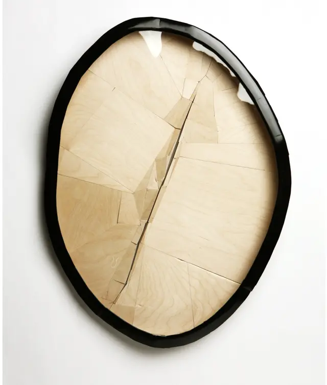 박원주, 펴기-칼날 삼부작 Smoothing-Blade Trilogy, 2009, slumped glass, wood, 56 x 76 x 7 cm 눈 컨템포러리 제공