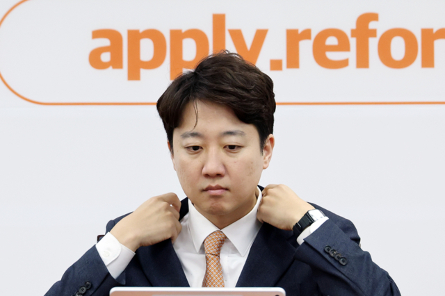 “의원직 걸라”던 전한길, 이준석과 ‘부정선거’ 맞짱토론…25일로 잠정합의