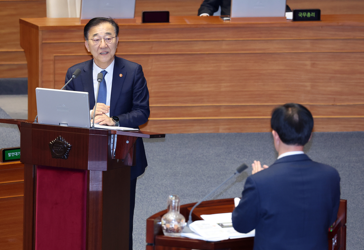 “1·29 공급대책 재탕이냐”질문에, 김윤덕 “일리 있는 지적”