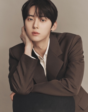 황민현, 오늘(11일) 신곡 ‘Truth’ 깜짝 발표