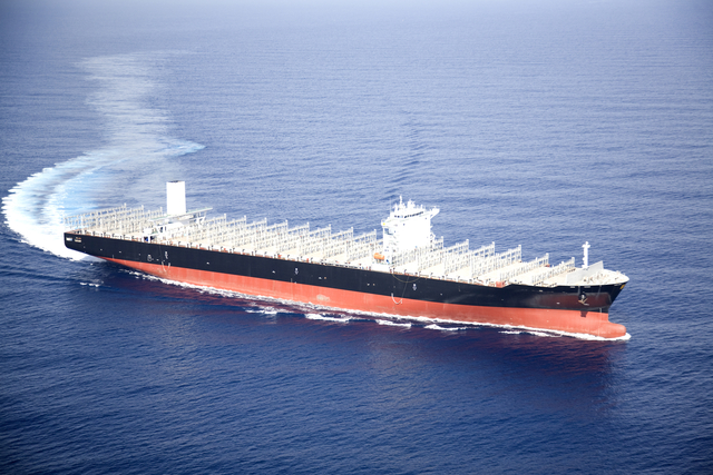 HJ중공업이 건조한 동급 컨테이너선. HJ중공업 제공