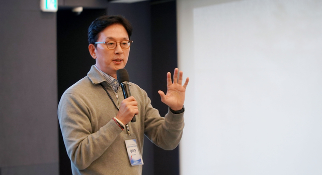 강이구 코오롱모빌리티그룹 대표이시가 지난 11일 열린 ‘2026 타운홀 미팅’에서 발언하고 있다. 코오롱모빌리티그룹 제공