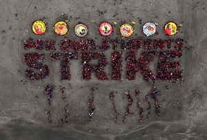 “우리는 파업 중”