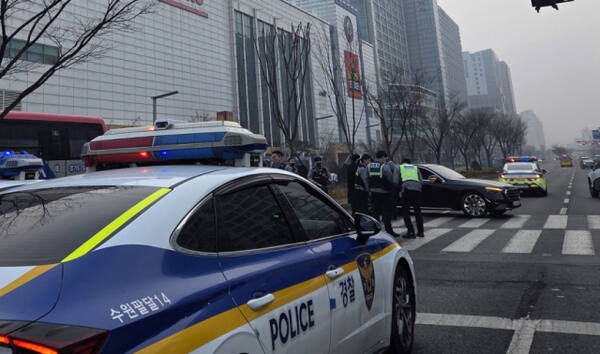 [속보]연휴첫날 아침 만취 역주행 20대女 벤츠 운전자…보행자 들이받아, 입건