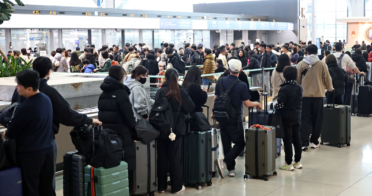 벌써 인천공항 ‘북적’ 어디가나 봤더니…1위는 ‘일본’, 올해 설 연휴 72만명 해외로