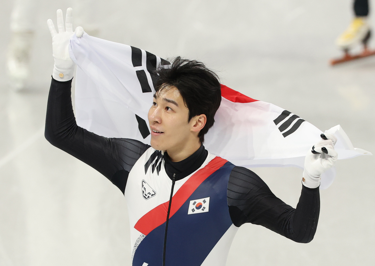 [속보]황대헌, 동계 올림픽 쇼트트랙 1500m 은메달