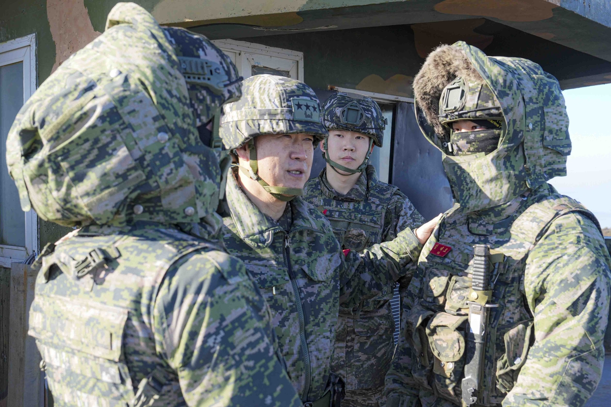 해병대사령관 "여러분 덕에 국민 안심하고 명절 보내"...서해 NLL 우도... - 뉴스 썸네일 이미지