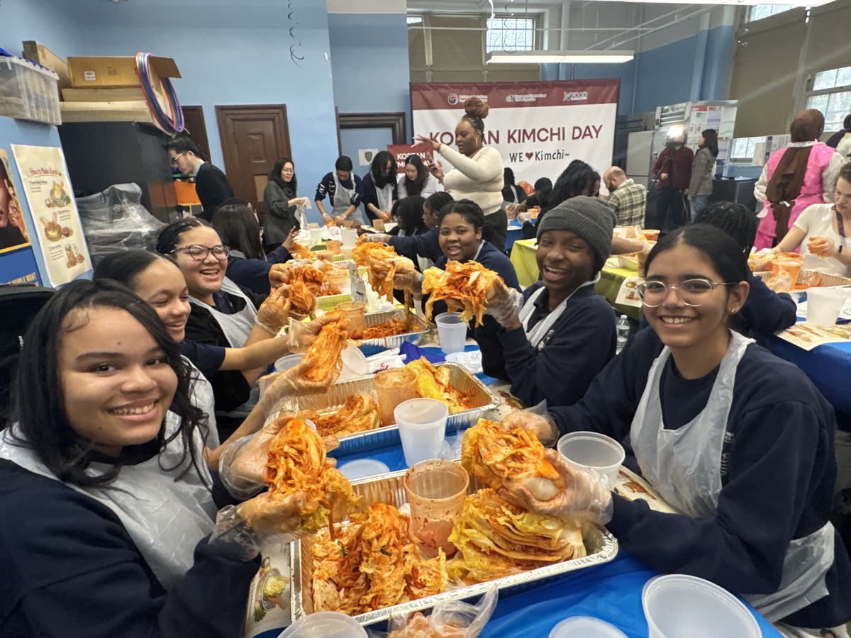 美 정부가 건강식단에 김치 권고... 뉴욕 고교에선 ‘김장 파티’