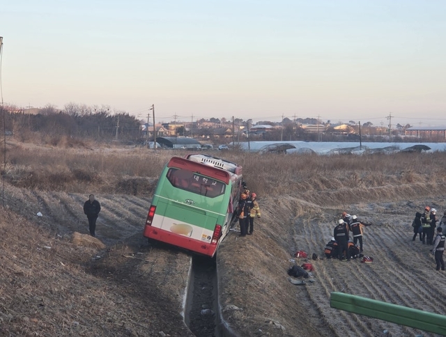 사고가 난 버스. 독자 제공 연합뉴스