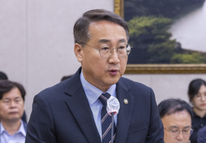 [속보]李대통령, 김인호 산림청장 직권면직…“중대한 현행 법령 위반”