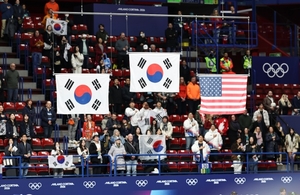 삐뚤어진 태극기, 체육회 항의에 곧바로 교체