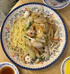 출출할 땐 ‘후루룩~’…가는 면발, 든든한 맛[이우석의 푸드로지]