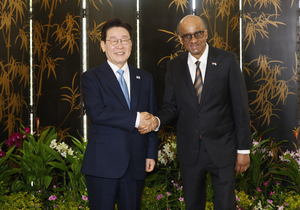 李 대통령 “싱가포르 부동산정책 배워가겠다”…해외순방서도 정책역량 집중