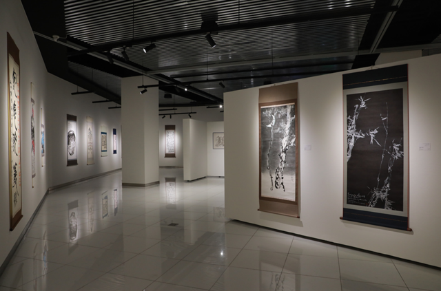 제1회 훈민정신세계화 베이징 서화전 전시장 전경. 주중한국문화원 제공