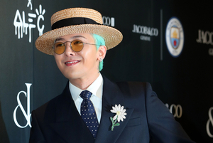 지드래곤 소속사 美상장설…나스닥 부회장 직접 방문