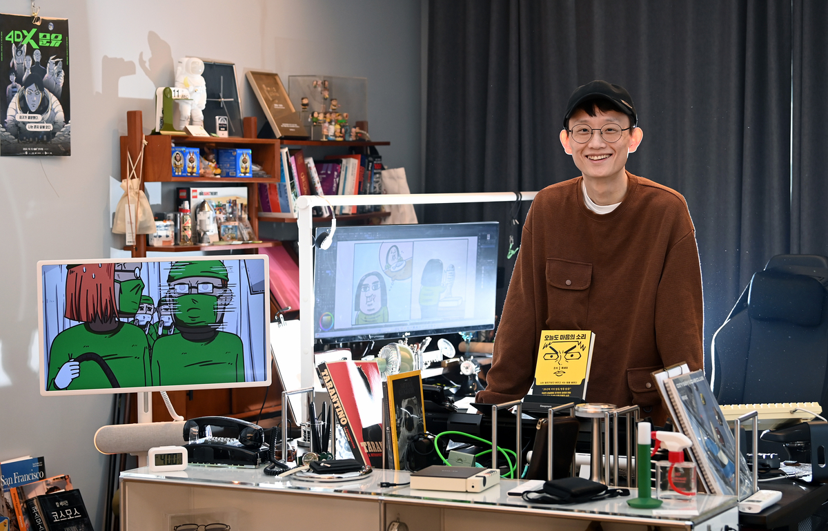 “전성기 10년 뒤, 버티기 10년… 최장수 연재 웹툰 그렇게 그렸어요”