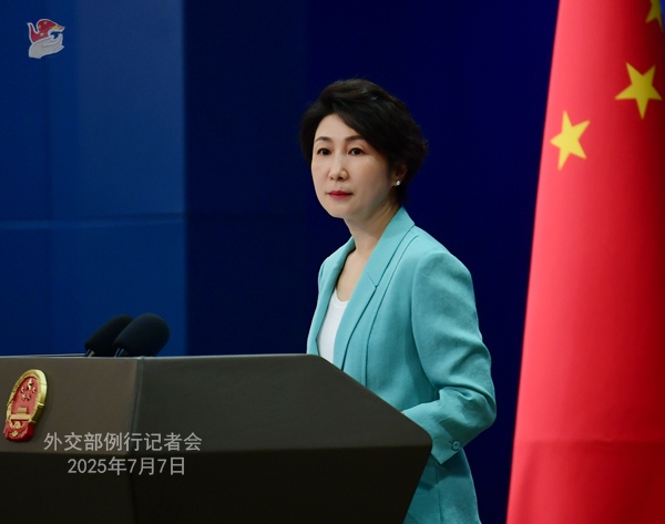 마오닝 중국 외교부 대변인이 지난해 7월 7일 베이징 외교부 란팅에서 열린 외신기자 브리핑에서 발언하고 있다. 중국 외교부 제공