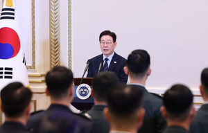 美 디플로맷 “李대통령 지지율 고공행진, 서번트 리더십·행정 역량이 비결”