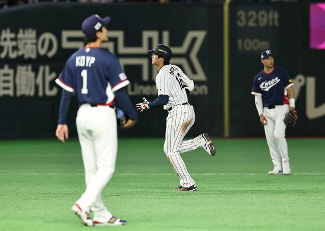 7일 일본 도쿄돔에서 열린 2026 WBC 조별리그 C조 2차전 대한민국과 일본의 경기. 3회말 1사 일본 오타니가 우중간 솔로 홈런을 치고 그라운드를 돌고 있다. 연합뉴스
