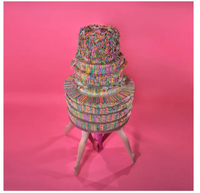 송엘리 ‘케이크 워크(Cake Walk)’,  Candle, styrofoam, putty, acrylic paint, acrylic filler, resin and found object, 130.0x130.0x208.0cm, 2023.